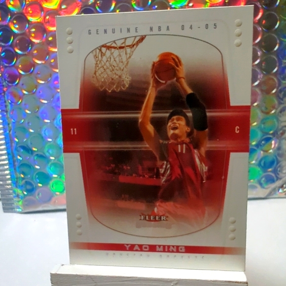 Yao Ming 2004 Fleer Genuine #77  RARE Near Mint Basketball Card - Picture 1 of 14